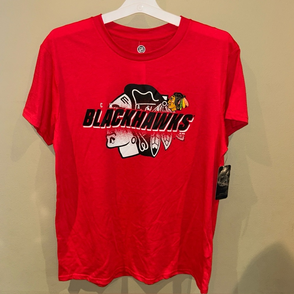 Chicago Blackhawks NHL Official T-Shirt Size Large NWT